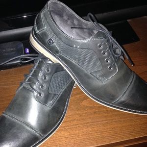 Steve Madden black lace up dress shoes